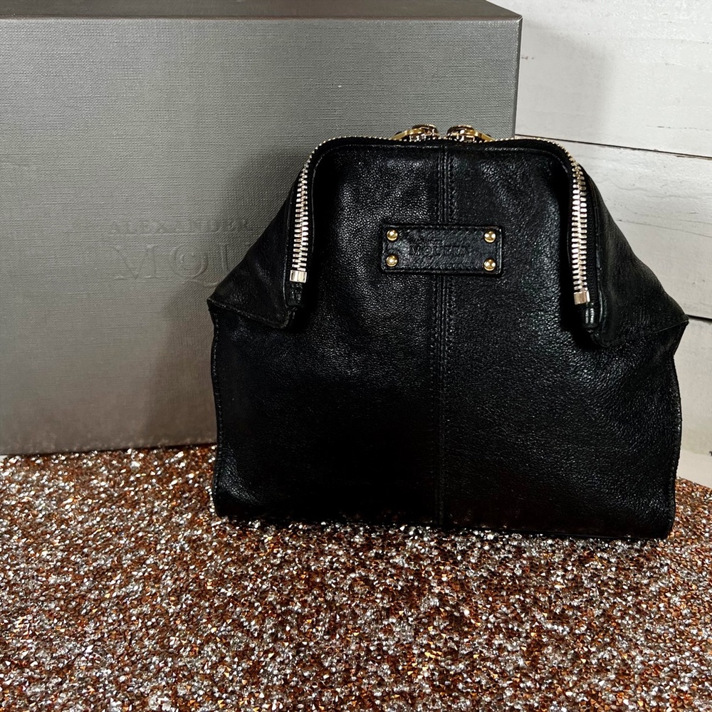 Alexander McQueen Mini Black Leather Mantra Clutch - Picture 2 of 10